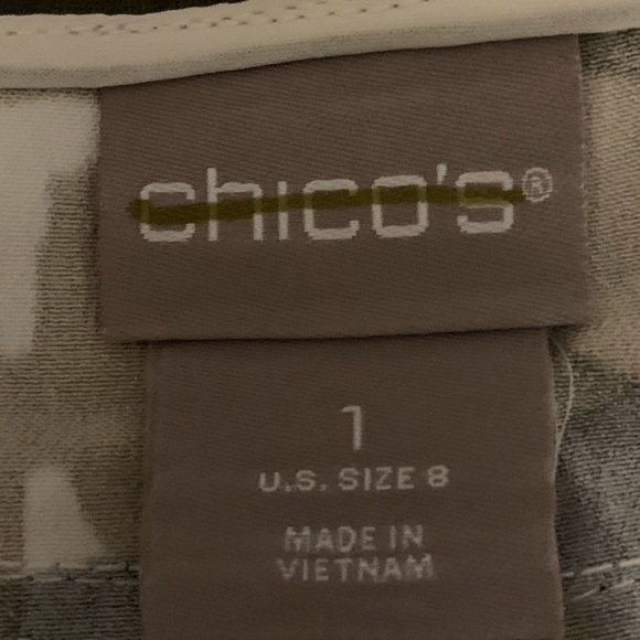 NWT Chico’s Camo Floral Ankle Pants - Picture 6 of 8